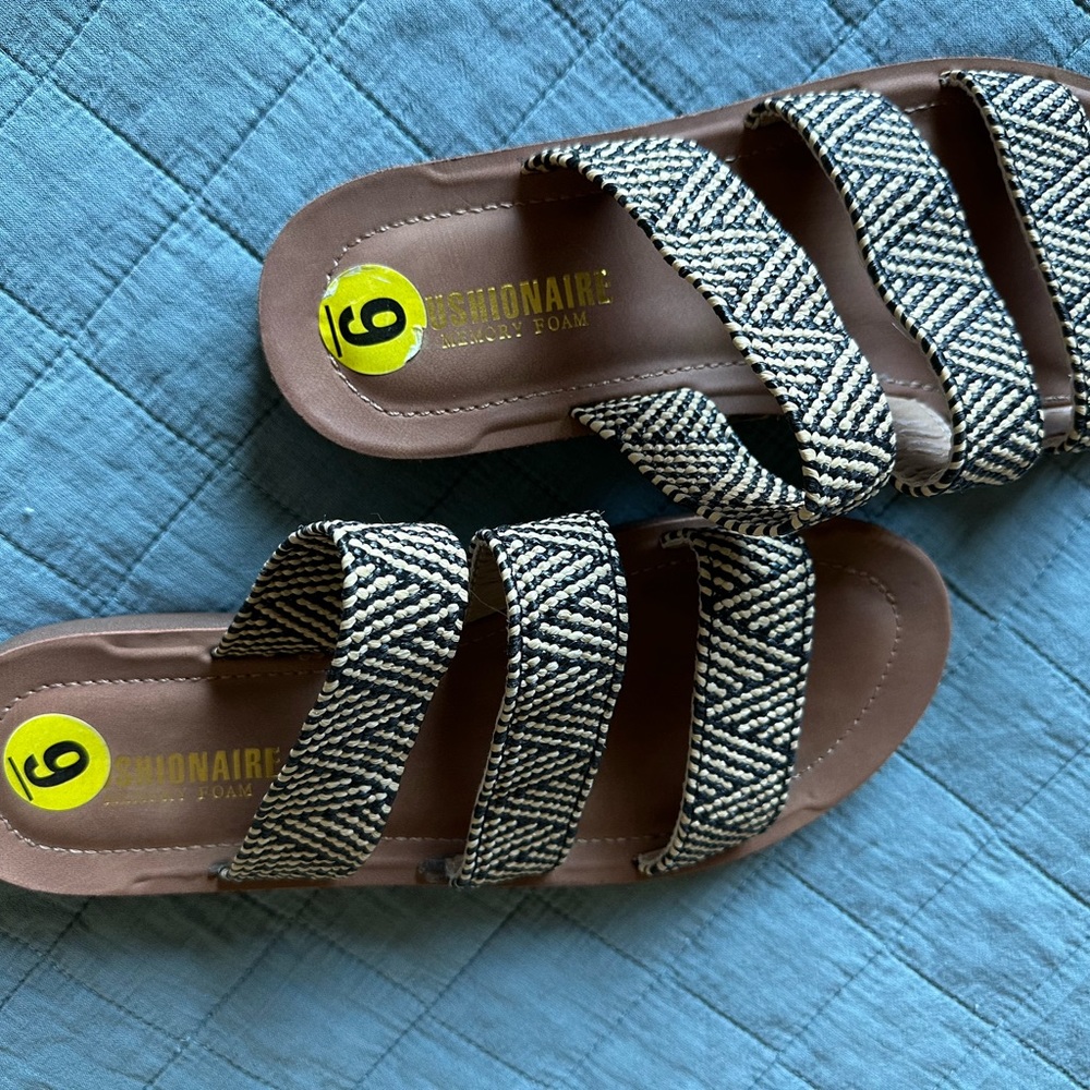 NWOT Slip on boho vibe size 9 sandal